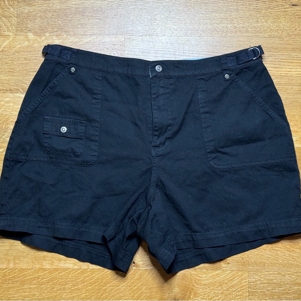 🛑CLEARANCE😮 St. John’s Bay | Black Cotton Utility Shorts | Size 16 | GUC